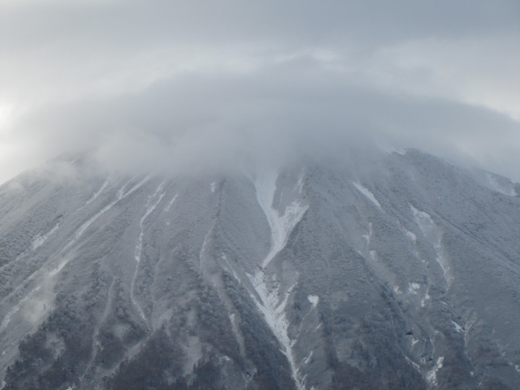 Mt Yotei early season snow